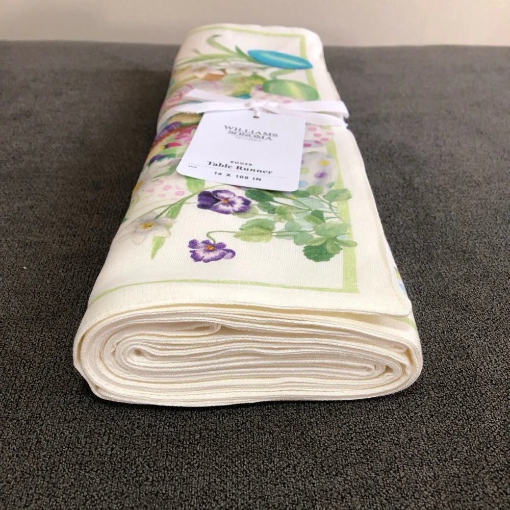 Williams Sonoma Roger Printed Table Runner